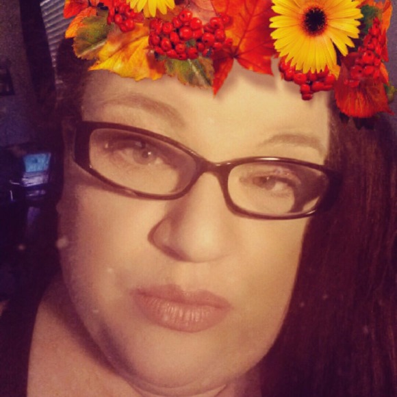 Profile Picture of Tiffany Chomicki (@bellachom73) on Poshmark