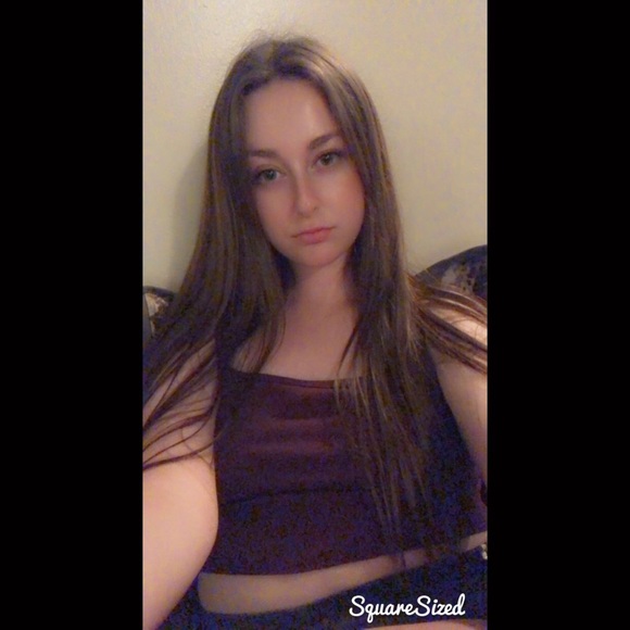 Profile Picture of Shannon Wilhelm (@shannonxo97) on Poshmark