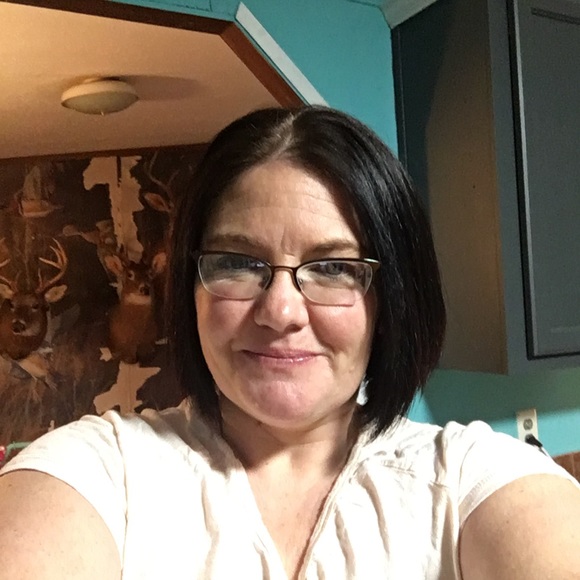Profile Picture of Crystal Teegarden (@crystal3983) on Poshmark