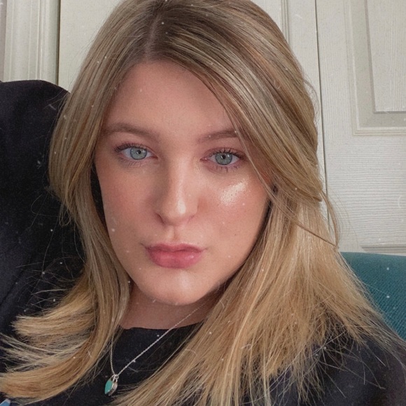 Profile Picture of Casey Berchtold (@cber22) on Poshmark