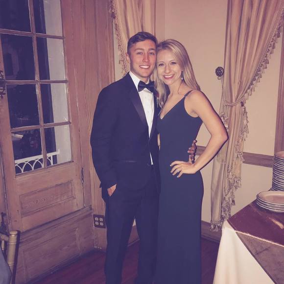 Profile Picture of Alex Arble (@alexarble) on Poshmark