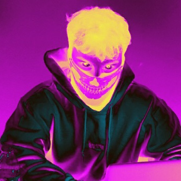 Profile Picture of Kyle Taitano (@kayt33zy) on Poshmark