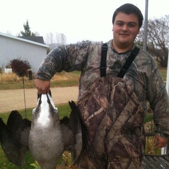 Profile Picture of Alex Akey (@alexakey18) on Poshmark