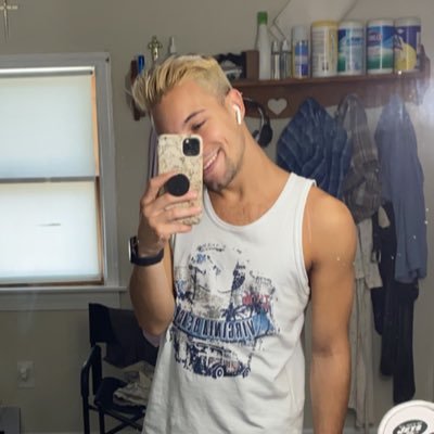 Profile Picture of Mike (@MikeNoll96) on Twitter