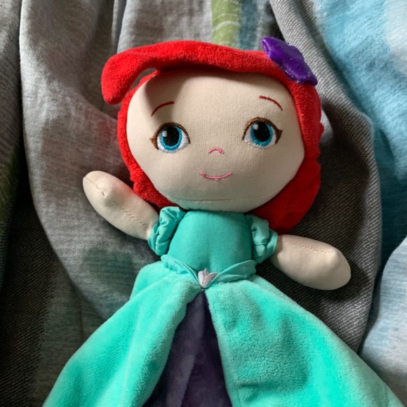 Profile Picture of Lisa Huang (@lisahuang977) on Poshmark