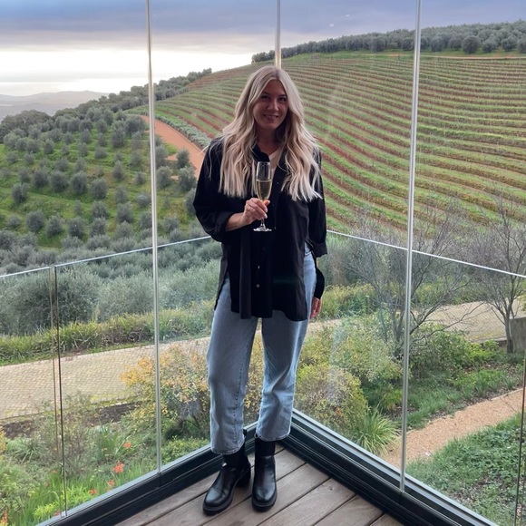 Profile Picture of Sarah Gramata (@sarah_g25) on Poshmark