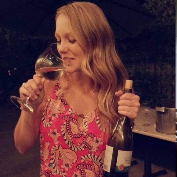 Profile Picture of Erika Santarossa (@esantarossa) on Poshmark