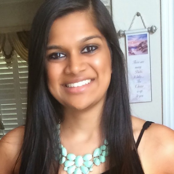 Profile Picture of Roshni Patel (@roshni2012) on Poshmark