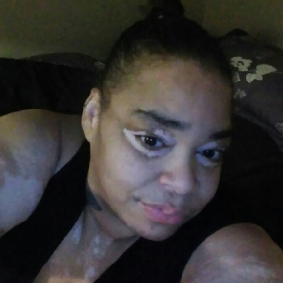 Profile Picture of Karen Whidby (@karebear38) on Poshmark