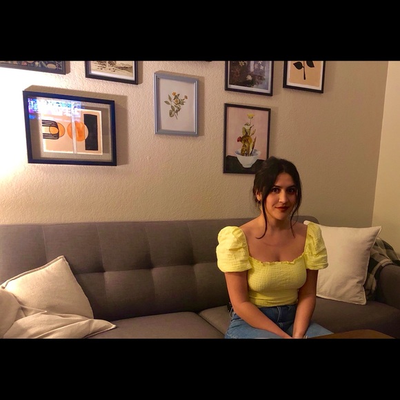 Profile Picture of Aleja Cretcher (@lej539) on Poshmark