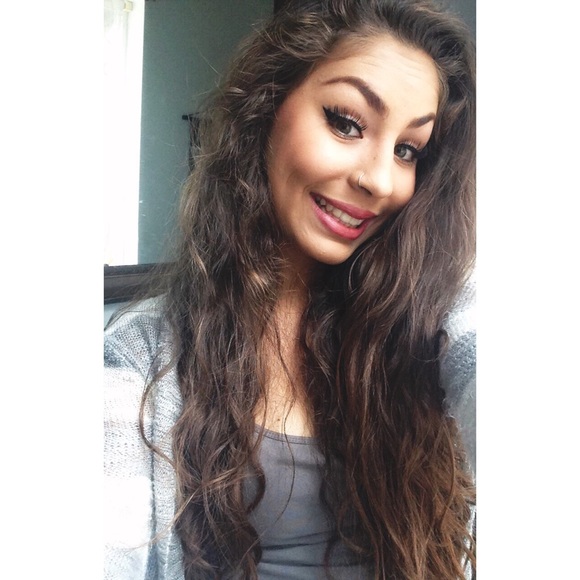 Profile Picture of Dominique Lucero (@xo_dominiqur) on Poshmark