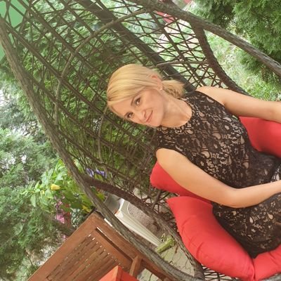 Profile Picture of Eva (@EvaaDobos) on Twitter
