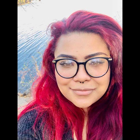 Profile Picture of Tanisha Reinert (@treinert93) on Poshmark