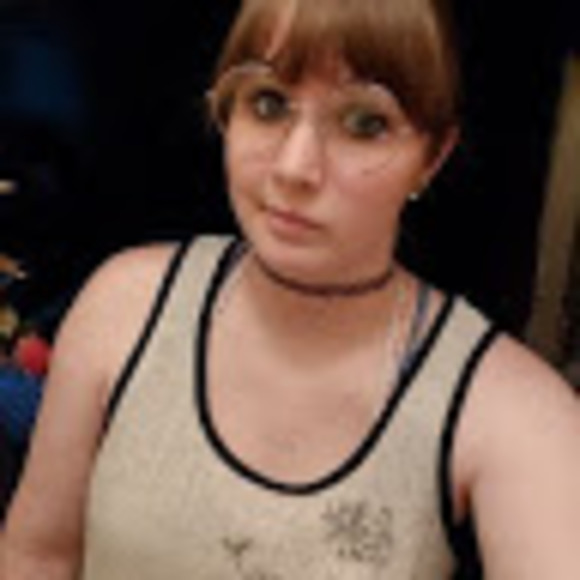 Profile Picture of Alyson Moore (@alysonmoore698) on Poshmark