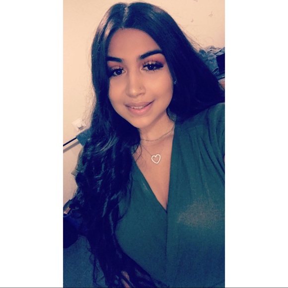 Profile Picture of Natalia Vazquez (@natvazquezzz) on Poshmark