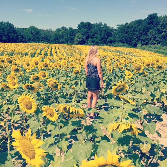 Profile Picture of Melissa Dawson-summers (@mellyluvbugs) on Poshmark