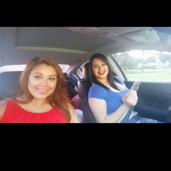 Profile Picture of Tina Tomey (@tinatomey0515) on Poshmark