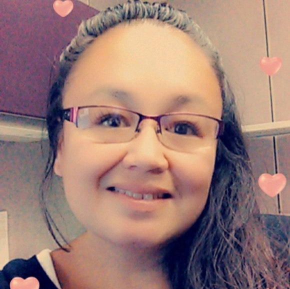 Profile Picture of Leann Alberts (@alberts81) on Poshmark