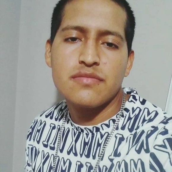 Profile Picture of Daniel Andrade (@danielandrad795) on Poshmark