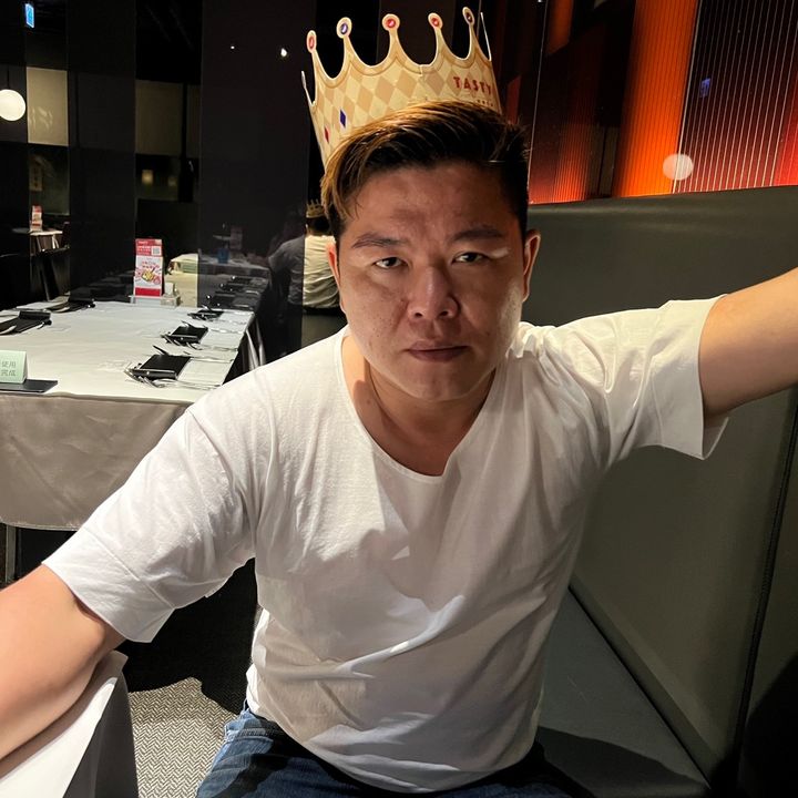 Profile Picture of adam (@adam_weichen) on Tiktok