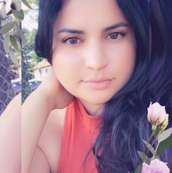 Profile Picture of Maria elena Barreiro (@maria_elena1622) on Poshmark