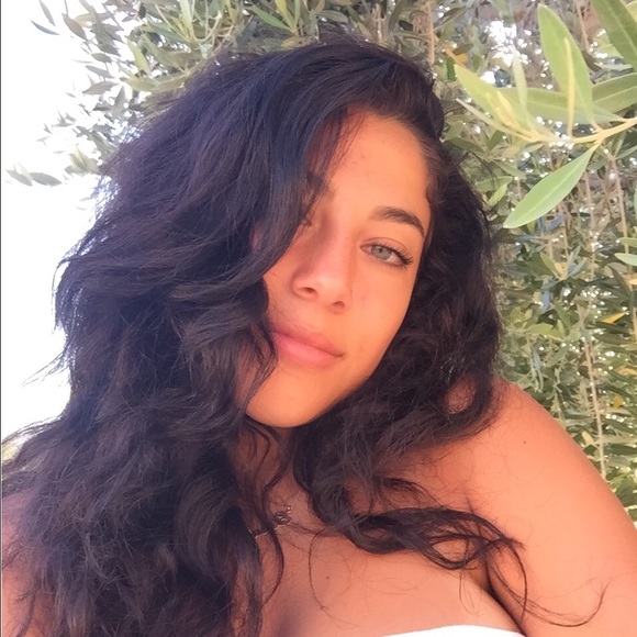 Profile Picture of Gina Taddeo (@ginataddeo23) on Poshmark