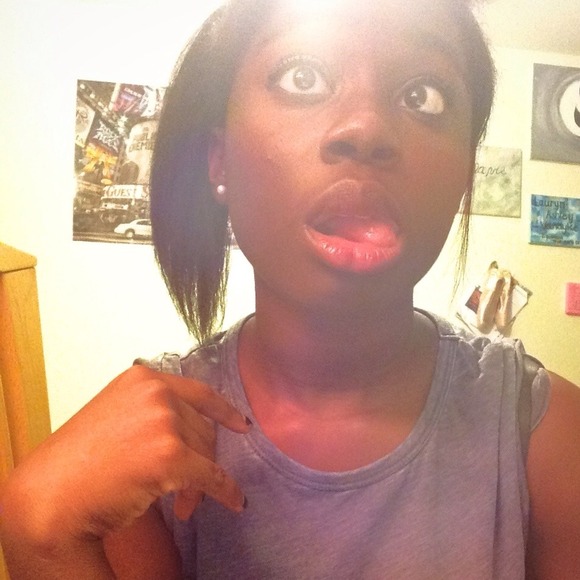 Profile Picture of Lauryn-ashley Vandyke (@freehookee) on Poshmark