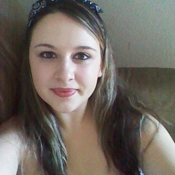 Profile Picture of Kim Mccarty (@kmccart) on Poshmark