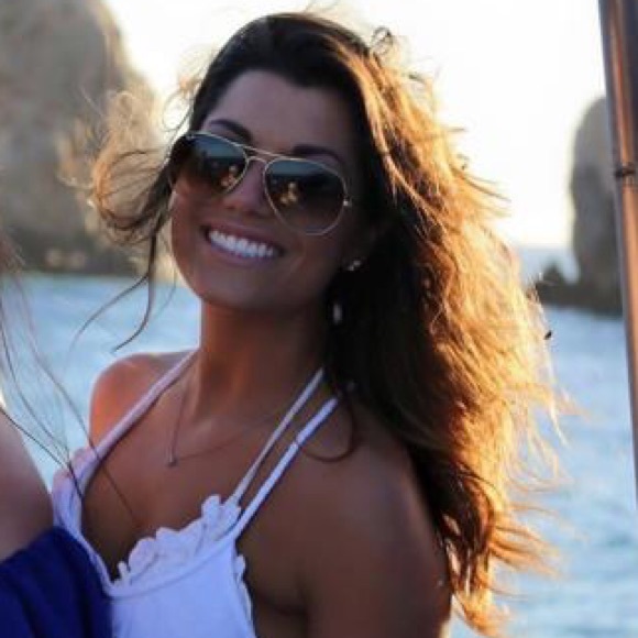 Maura Seleski - Poshmark Profile Picture of Maura Seleski (@mseleskj) on Poshmark