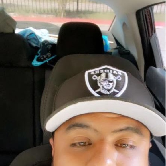 Profile Picture of Joel Gonzalez (@joelgon55) on Poshmark