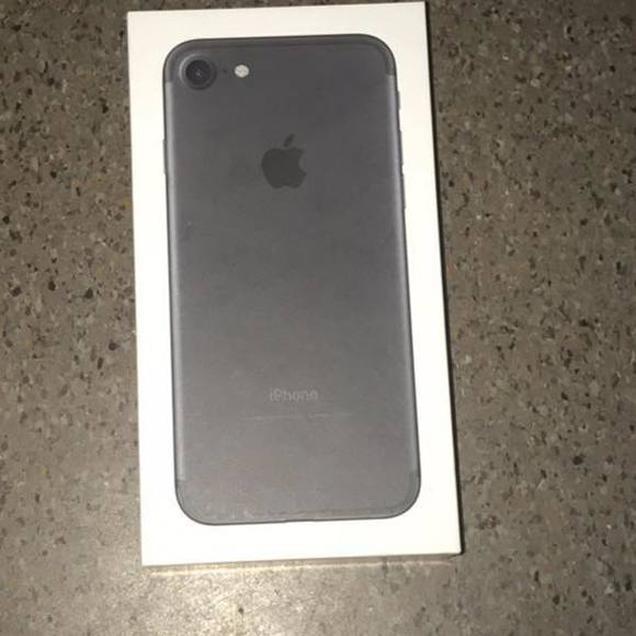 Aaron Velazquez - Poshmark Profile Picture of Aaron Velazquez (@spottedspy) on Poshmark