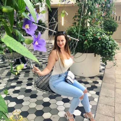 Profile Picture of Anne-Marie Goulet (@AnneMariegoule3) on Twitter