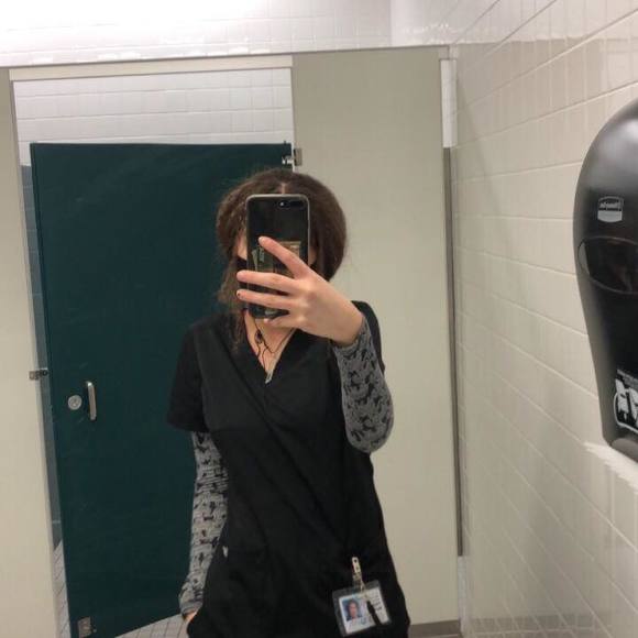 Profile Picture of Kaylee Merlette (@kayleemerlette) on Poshmark