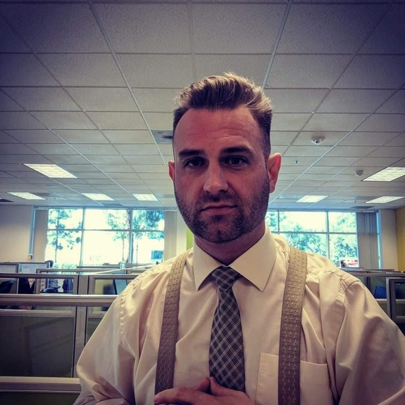 Profile Picture of Steven Salapich (@salapich) on Poshmark