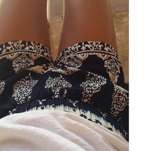 Profile Picture of Liz Monette (@lizzylovesu) on Poshmark
