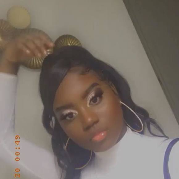 Profile Picture of Medjie Ceus (@medjiec) on Poshmark