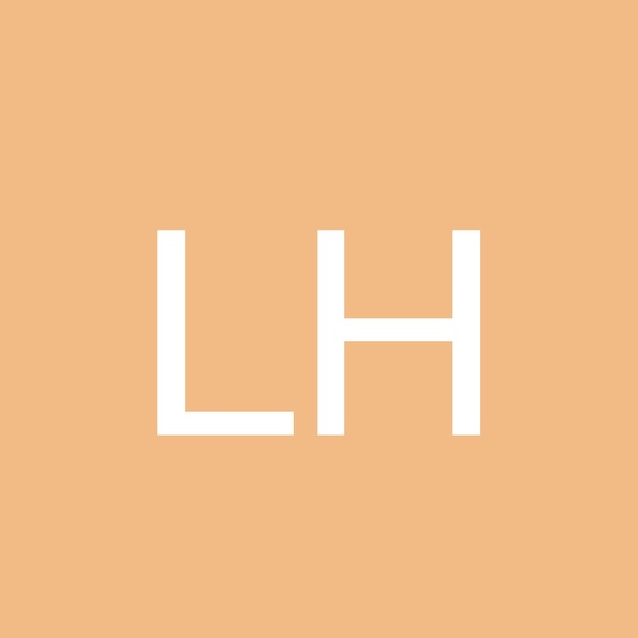 Profile Picture of Lori Hatch (@lorihatch49) on Poshmark