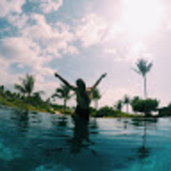 Profile Picture of Grace Headding (@graceheaddingg) on Poshmark