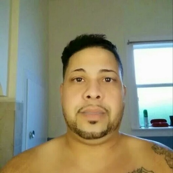 Profile Picture of Luis Trinidad (@trinidadluis97) on Poshmark