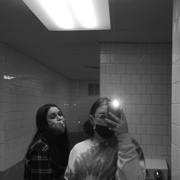 Profile Picture of Charlie Cain (@charliecain33) on Poshmark