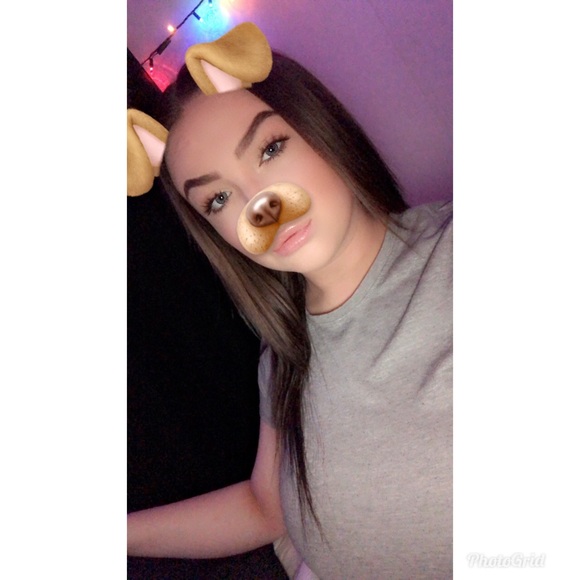 Profile Picture of Taylor Mize (@barbiesobrazy) on Poshmark