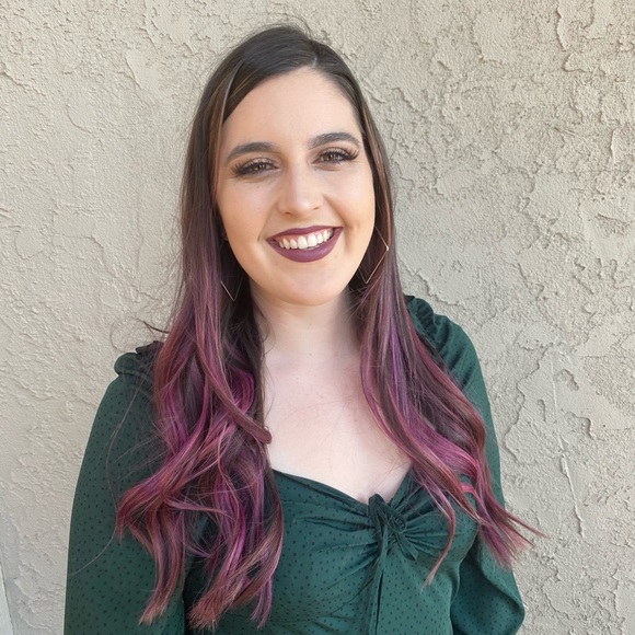 Profile Picture of Emily Palange (@empal18) on Poshmark