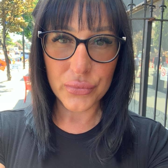 Profile Picture of Claire Oppermann (@oceaniaclaire) on Poshmark