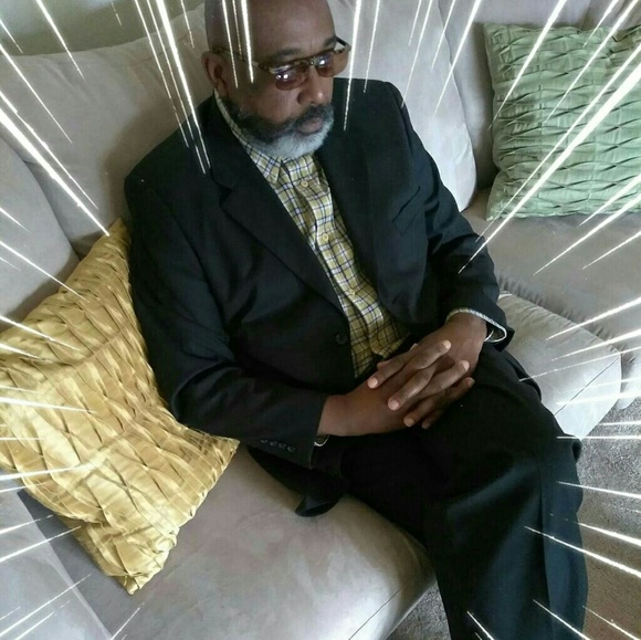 Profile Picture of Reginald Drake (@mrdrake61) on Poshmark