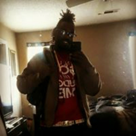 Profile Picture of Terrell Clay (@90scashcow) on Poshmark