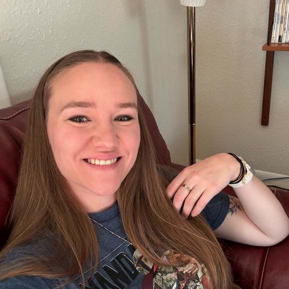 Profile Picture of Olivia Tepley (@sirtepley5) on Poshmark