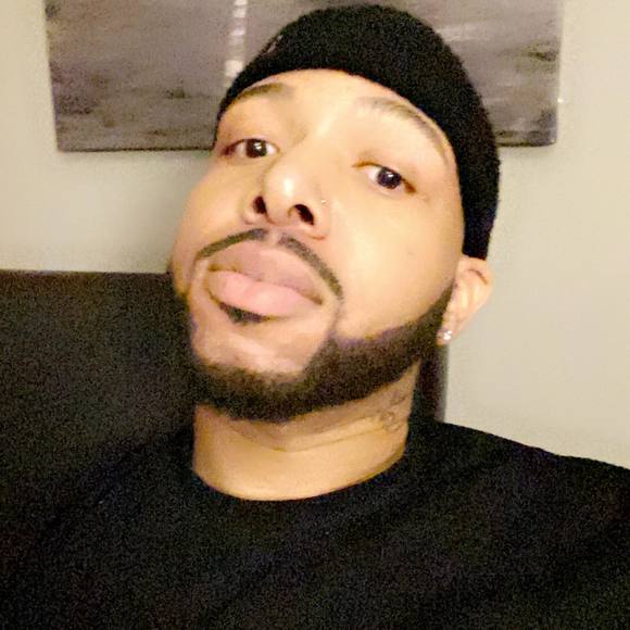 Profile Picture of Larnel Brown (@larnel586) on Poshmark