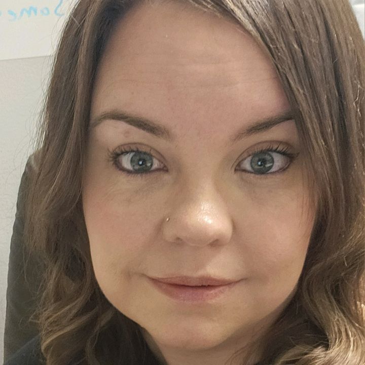 Profile Picture of Steph (@stephaniemacn) on Tiktok