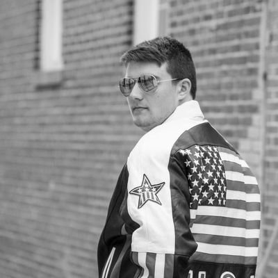 Profile Picture of Adam Torr (@RJsinger2) on Twitter