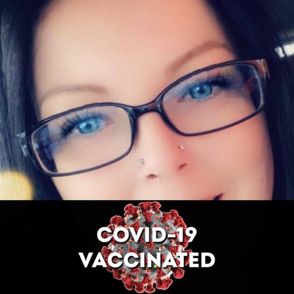 Profile Picture of Barbie Hollinger parsons (@barbie_wade) on Poshmark